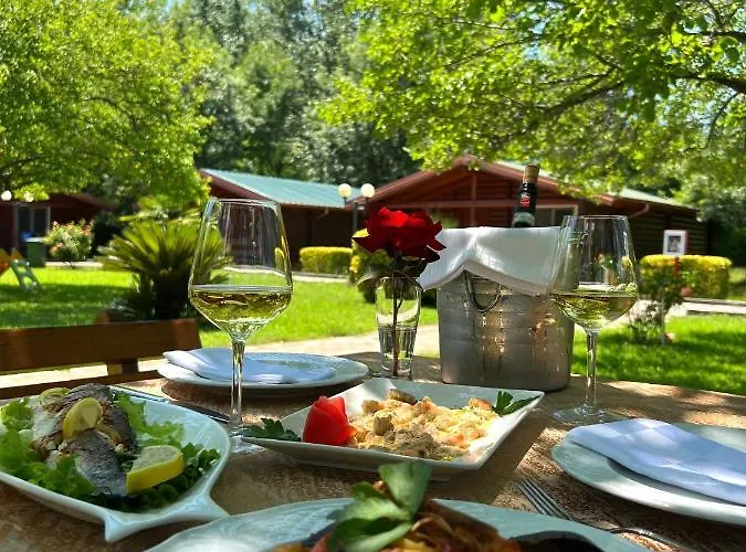 Kompleksi Turistik Leonardo * Shëngjin