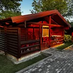 Alpesi faház Kompleksi Turistik Leonardo *