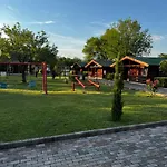 Alpesi faház Kompleksi Turistik Leonardo Shëngjin