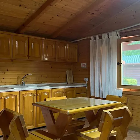 Chalet Kompleksi Turistik Leonardo Shengjin