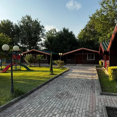 Kompleksi Turistik Leonardo Alpesi faház *