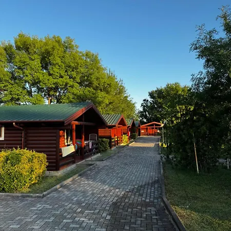 Σαλέ Kompleksi Turistik Leonardo *