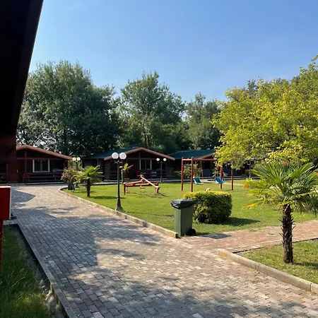 Kompleksi Turistik Leonardo Alpehytte Shëngjin