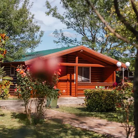 Chalet Kompleksi Turistik Leonardo
