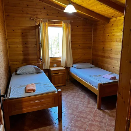 Kompleksi Turistik Leonardo Chalet Shëngjin