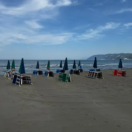 Kompleksi Turistik Leonardo Shëngjin