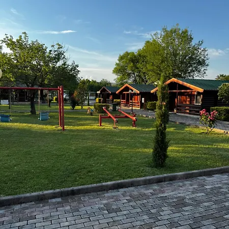 Chalet Kompleksi Turistik Leonardo Shëngjin