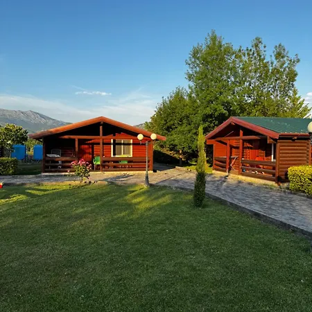 Kompleksi Turistik Leonardo Shëngjin