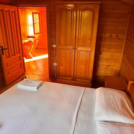 Kompleksi Turistik Leonardo Alpehytte Shëngjin
