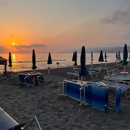 Alpehytte Kompleksi Turistik Leonardo Shëngjin