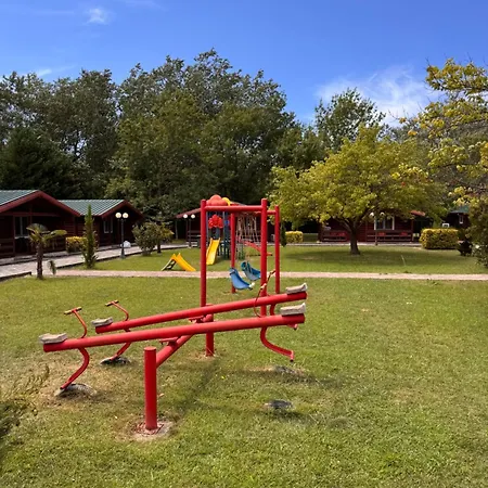 Kompleksi Turistik Leonardo Chalet Shëngjin