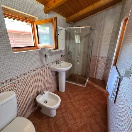 Kompleksi Turistik Leonardo Shëngjin