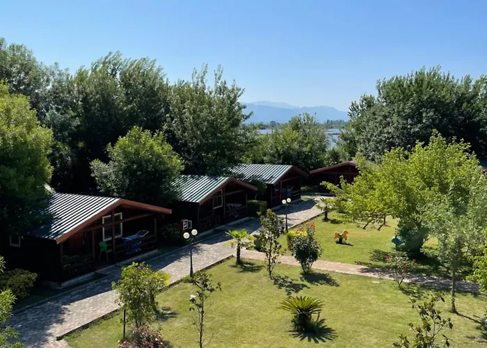 Chalet Kompleksi Turistik Leonardo *