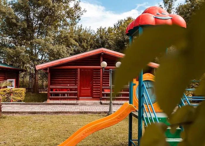 Kompleksi Turistik Leonardo Chalet Shëngjin