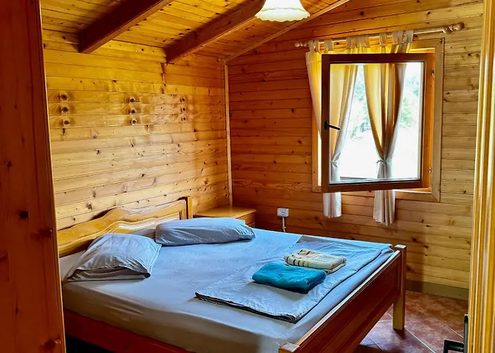 Kompleksi Turistik Leonardo Shëngjin